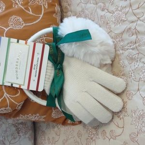 Wondershop earmuffs and gloves set